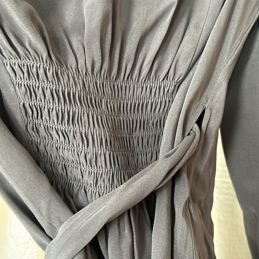 Diane von Furstenberg tailored, darted wrap blouse. - Picture 9 of 9